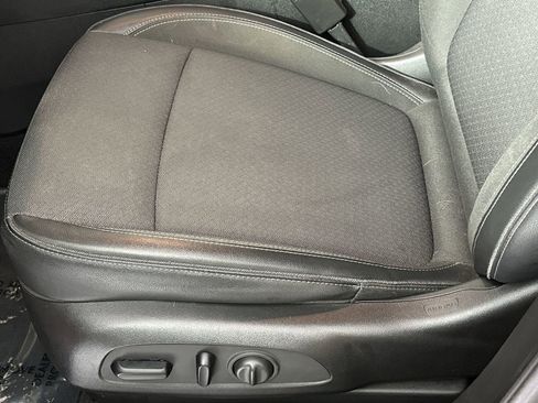 Used 2021 Buick Encore GX Select image 16