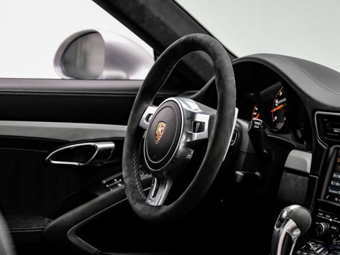 Used 2015 Porsche 911 GT3 RWD image 51