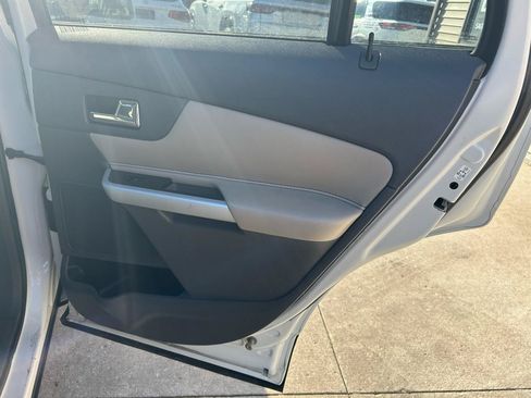 Used 2013 Ford Edge SE FWD image 15