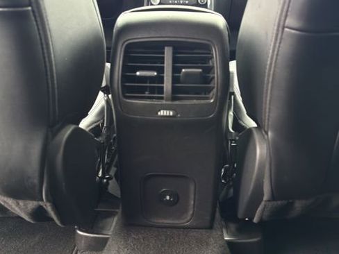 Used 2025 Ford Escape Platinum AWD/4WD image 36