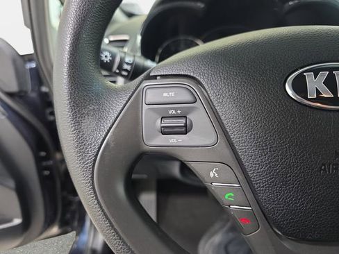 Used 2017 Kia Forte LX FWD image 17