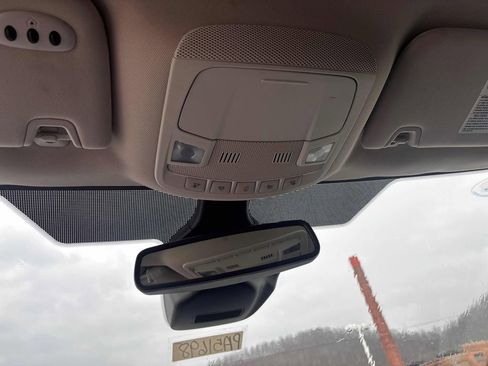 Used 2024 Ford Edge Titanium image 19