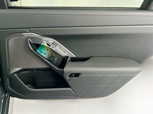 Used 2026 BMW 740i w/ Premium Package RWD image 26