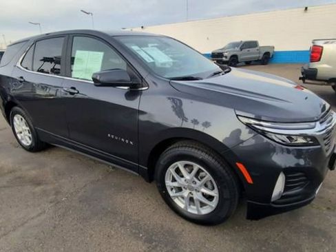 Certified 2022 Chevrolet Equinox LT image 2