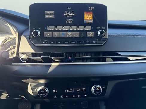 Used 2022 Mitsubishi Outlander SE image 25