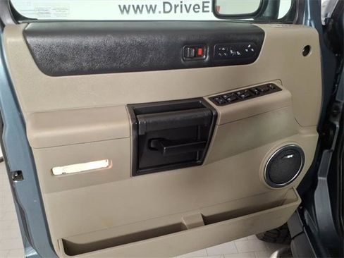 Used 2005 HUMMER H2 w/ Preferred Equipment Group image 10