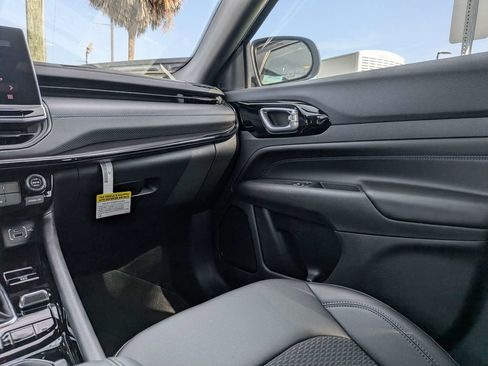 New 2026 Jeep Compass Latitude AWD/4WD image 15