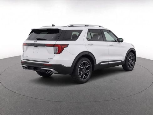 Used 2025 Ford Explorer Platinum w/ Ultimate Package AWD/4WD image 5