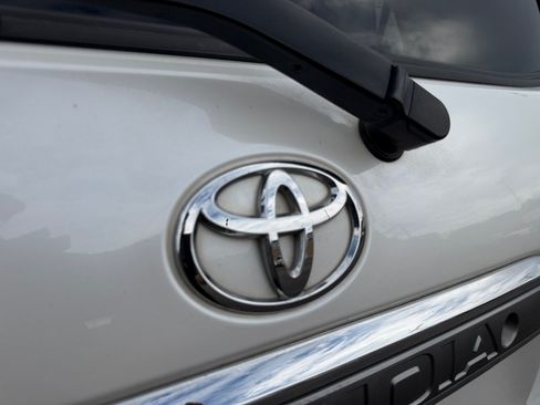 Used 2019 Toyota Sequoia Platinum w/ Carpet Mat Package (TMS) AWD/4WD image 22