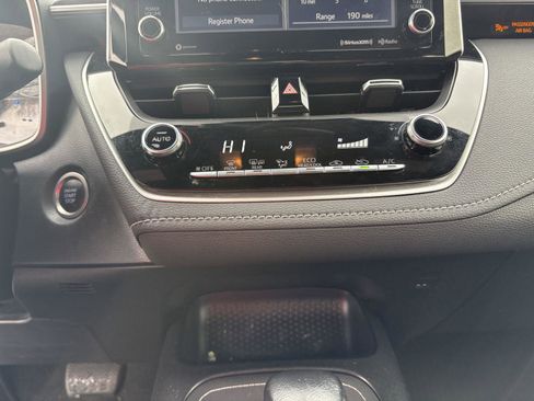 Used 2022 Toyota Corolla SE image 17