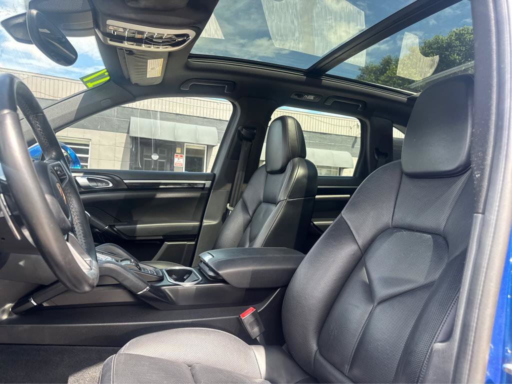 Used 2017 Porsche Cayenne S AWD/4WD image 9