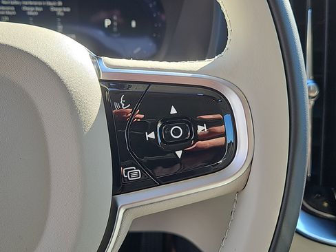 New 2026 Volvo XC90 B6 Ultra w/ Protection Package Premier image 17