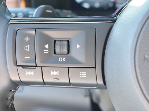 Used 2024 Nissan Pathfinder Platinum w/ Cargo Package image 21