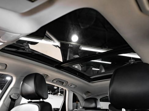 Used 2017 Audi Q5 2.0T Premium Plus w/ Technology Package image 5