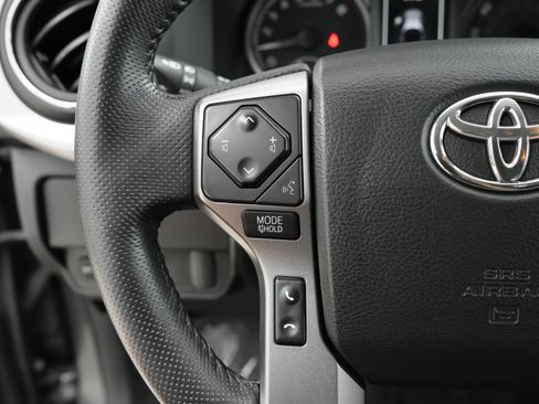 Used 2023 Toyota Tacoma SR5 AWD/4WD image 19