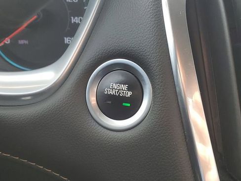 Used 2021 Chevrolet Traverse LT FWD image 26