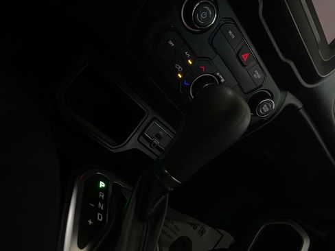 Used 2019 Jeep Renegade Latitude image 22