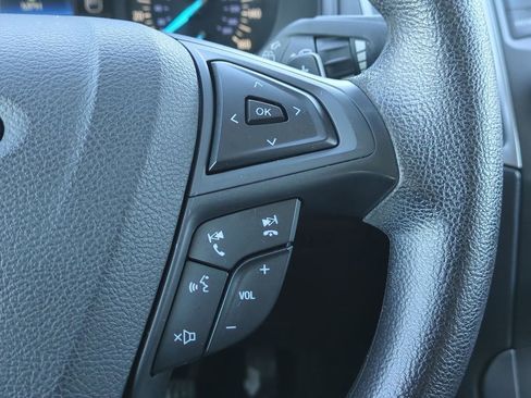 Used 2018 Ford Edge SE image 23