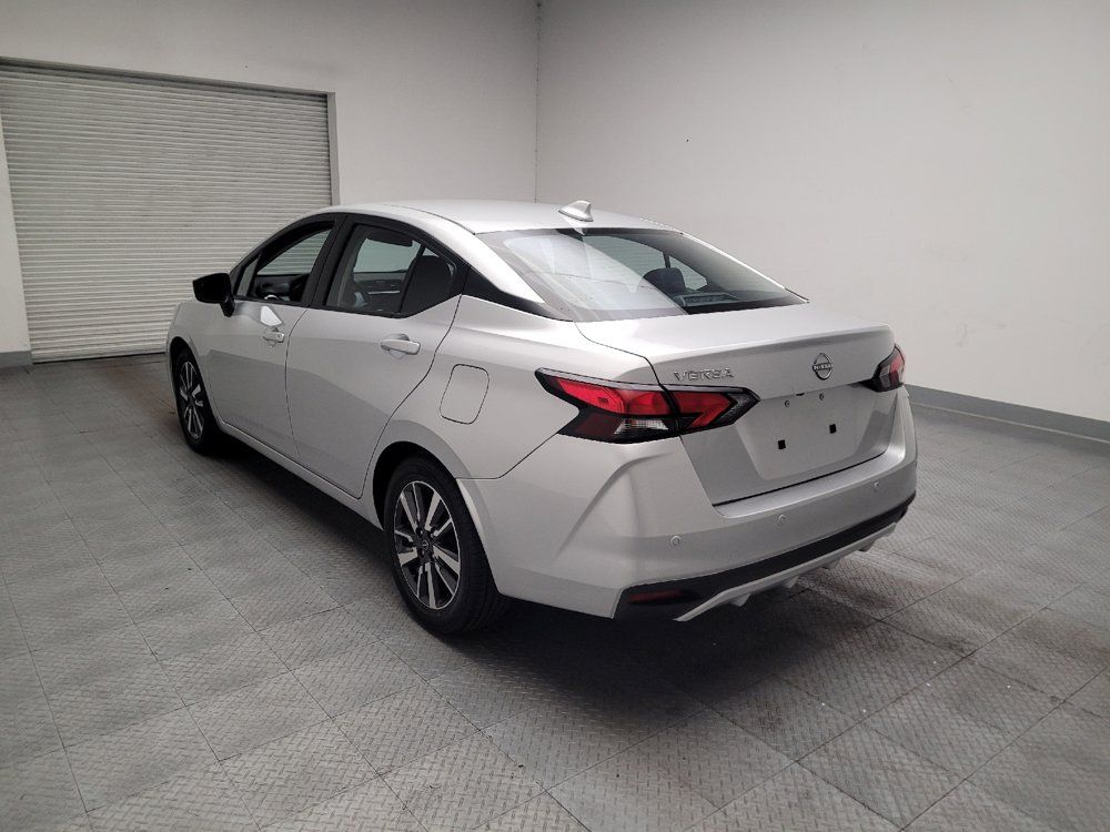 Used 2025 Nissan Versa SV FWD image 5