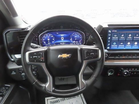 Used 2024 Chevrolet Silverado 1500 LT image 2