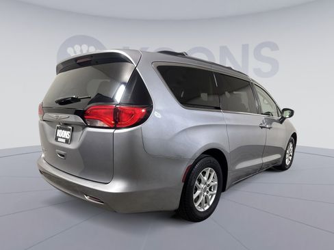 Used 2021 Chrysler Voyager Lxi image 7