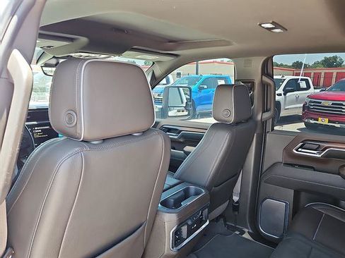 Used 2024 GMC Sierra 2500 Denali w/ Denali Reserve Package AWD/4WD image 9