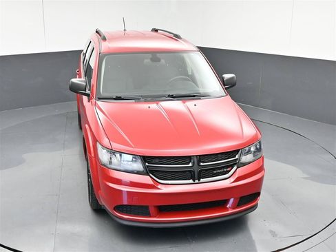 Used 2018 Dodge Journey SE w/ Blacktop Package FWD image 19
