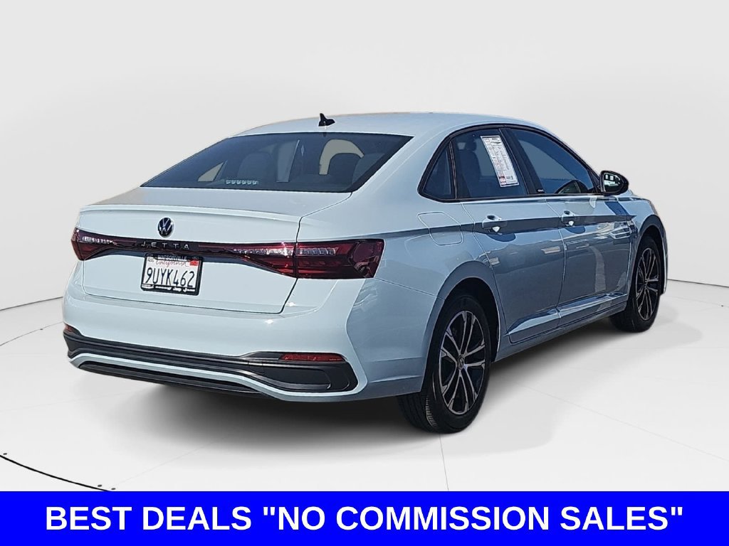 Used 2025 Volkswagen Jetta Sport FWD image 3