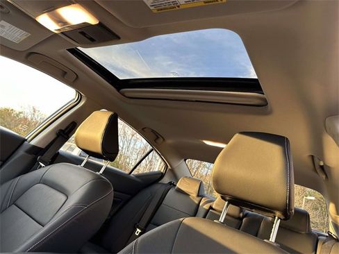 New 2025 Nissan Altima 2.5 SR w/ SR Premium Package image 17