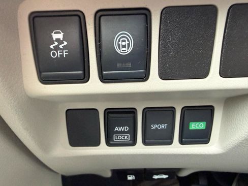 Used 2020 Nissan Rogue Sport SV AWD/4WD image 19