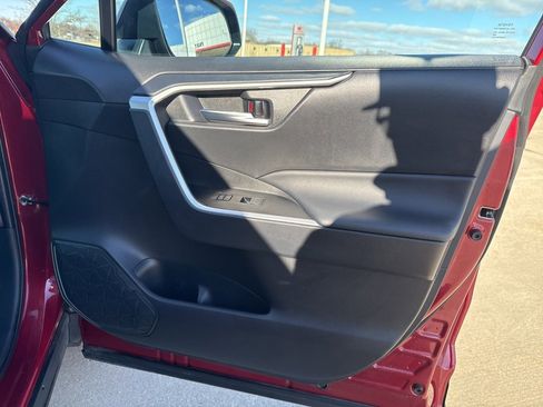 Certified 2024 Toyota RAV4 XLE w/ Convenience Package image 21