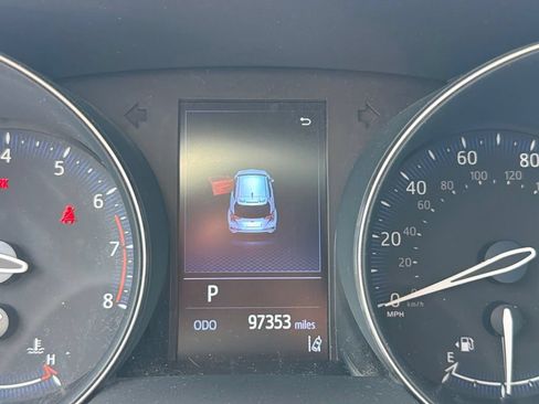 Used 2021 Toyota C-HR XLE FWD image 24