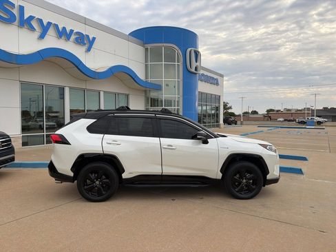 Used 2021 Toyota RAV4 XSE image 18