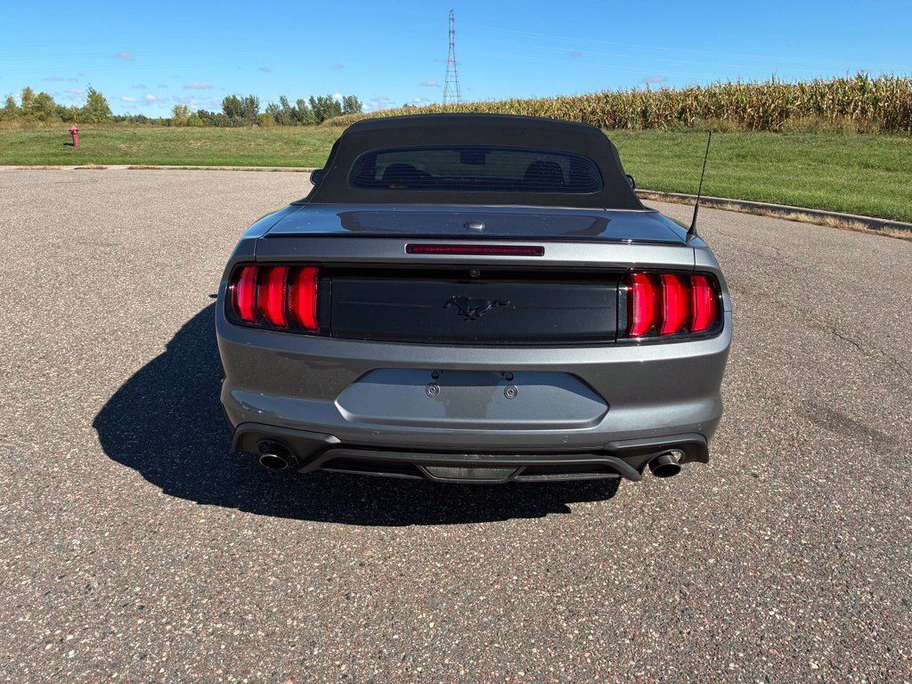Used 2022 Ford Mustang Convertible RWD image 7