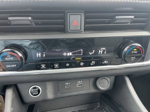 Used 2023 Nissan Rogue SV image 20