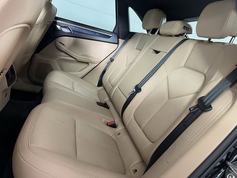 Certified 2025 Porsche Macan image 25