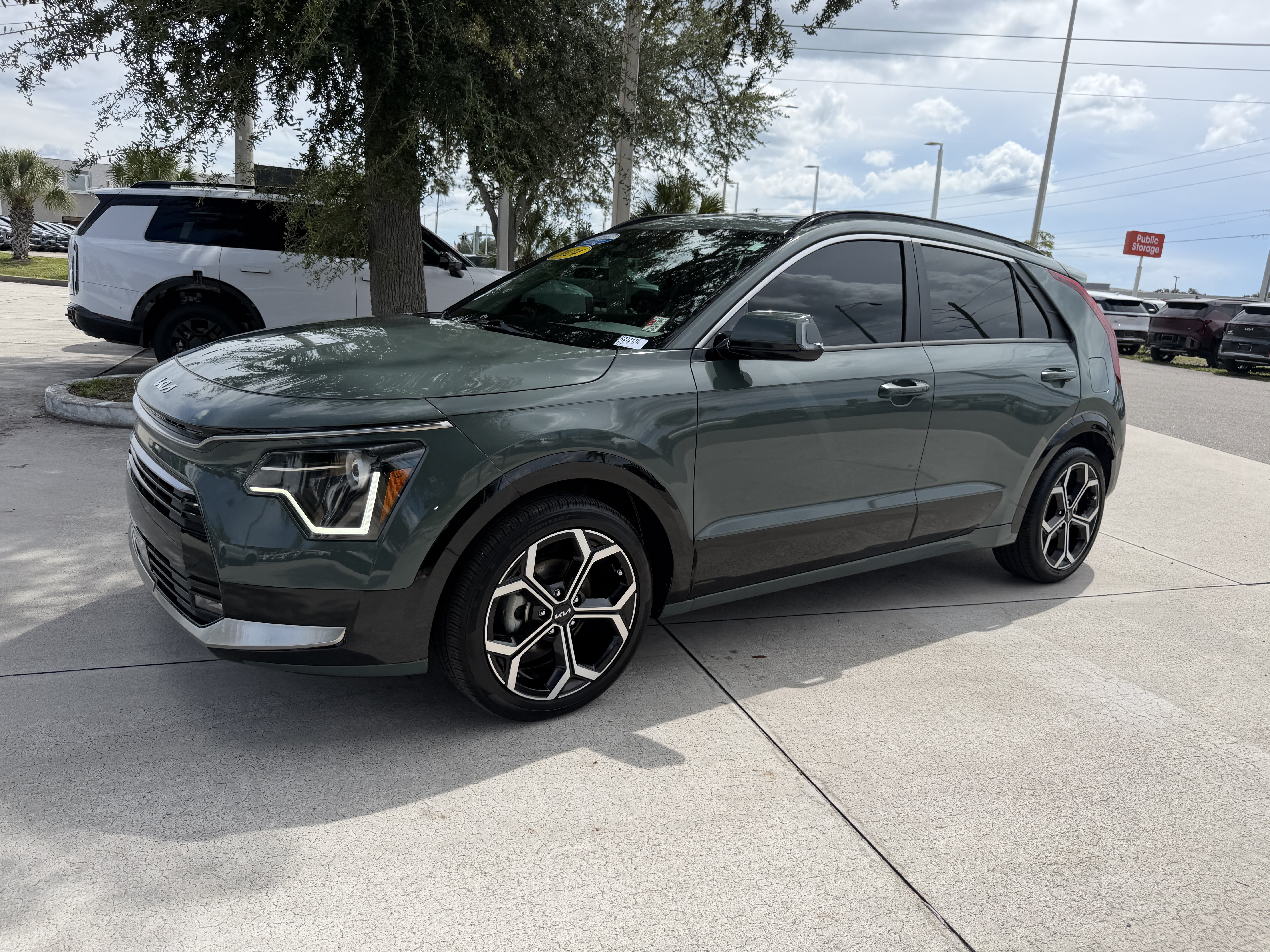 Certified 2024 Kia Niro EX Touring FWD image 7