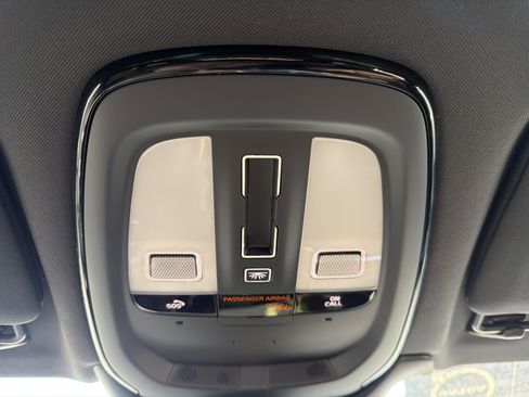 Certified 2022 Volvo V90 B6 Cross Country image 29