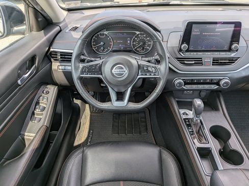 Certified 2022 Nissan Altima 2.5 SR w/ Midnight Edition Package FWD image 16