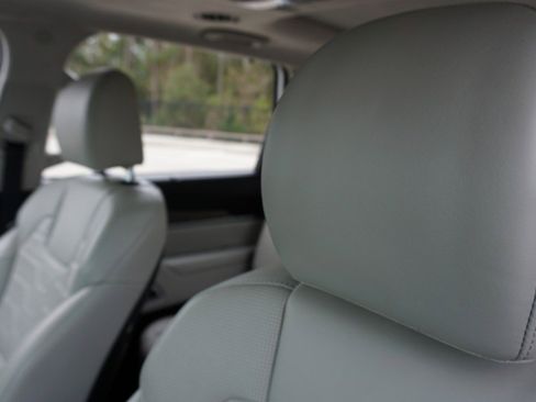 Used 2020 Kia Telluride SX w/ SX Prestige Package image 26