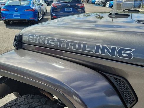 Used 2022 Jeep Gladiator Sport image 8