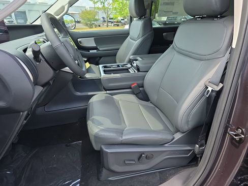 New 2026 Ford Expedition Active RWD image 12