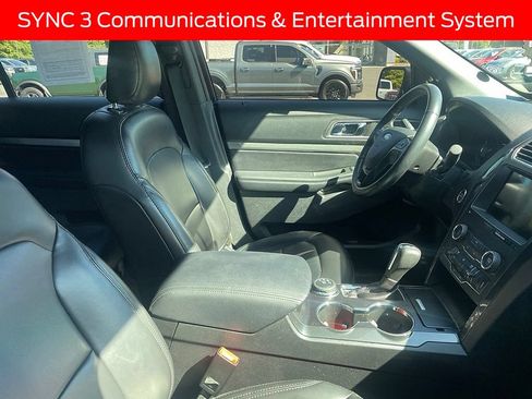 Certified 2019 Ford Explorer XLT w/ Equipment Group 202A AWD/4WD image 11