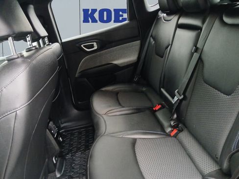 Used 2025 Jeep Compass Latitude AWD/4WD image 16