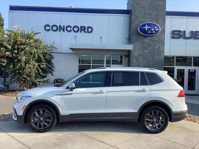 Used 2022 Volkswagen Tiguan SE w/ Panoramic Sunroof Package