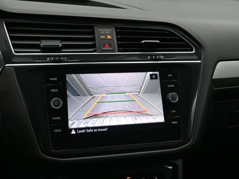 Used 2022 Volkswagen Tiguan SE AWD/4WD image 15