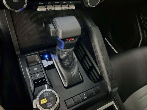 Used 2025 Toyota Tacoma TRD Off-Road AWD/4WD image 18