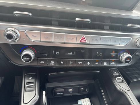 Used 2025 Kia Telluride S FWD image 20