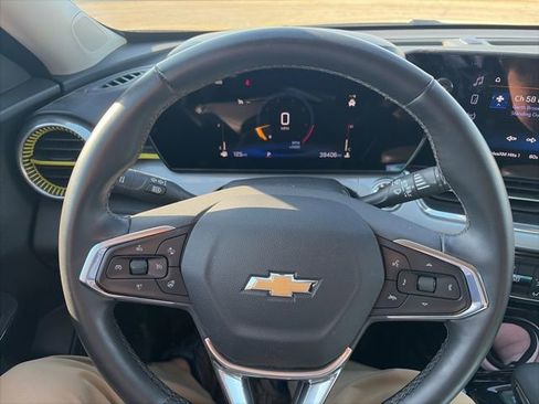 Used 2024 Chevrolet Trax LT w/ Driver Confidence Package image 6