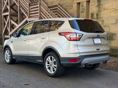 Used 2017 Ford Escape SE image 35